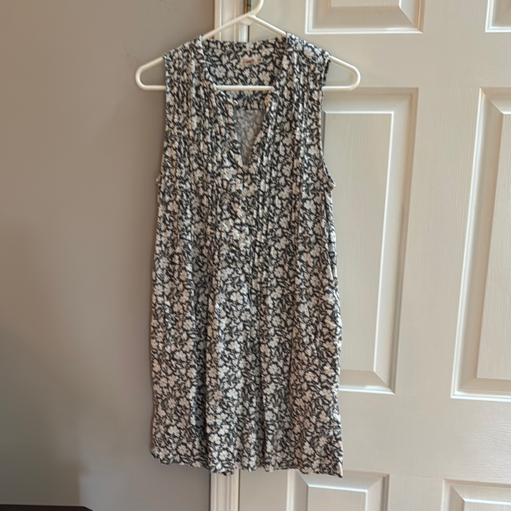 Floral Sleeveless Dress - Black and White